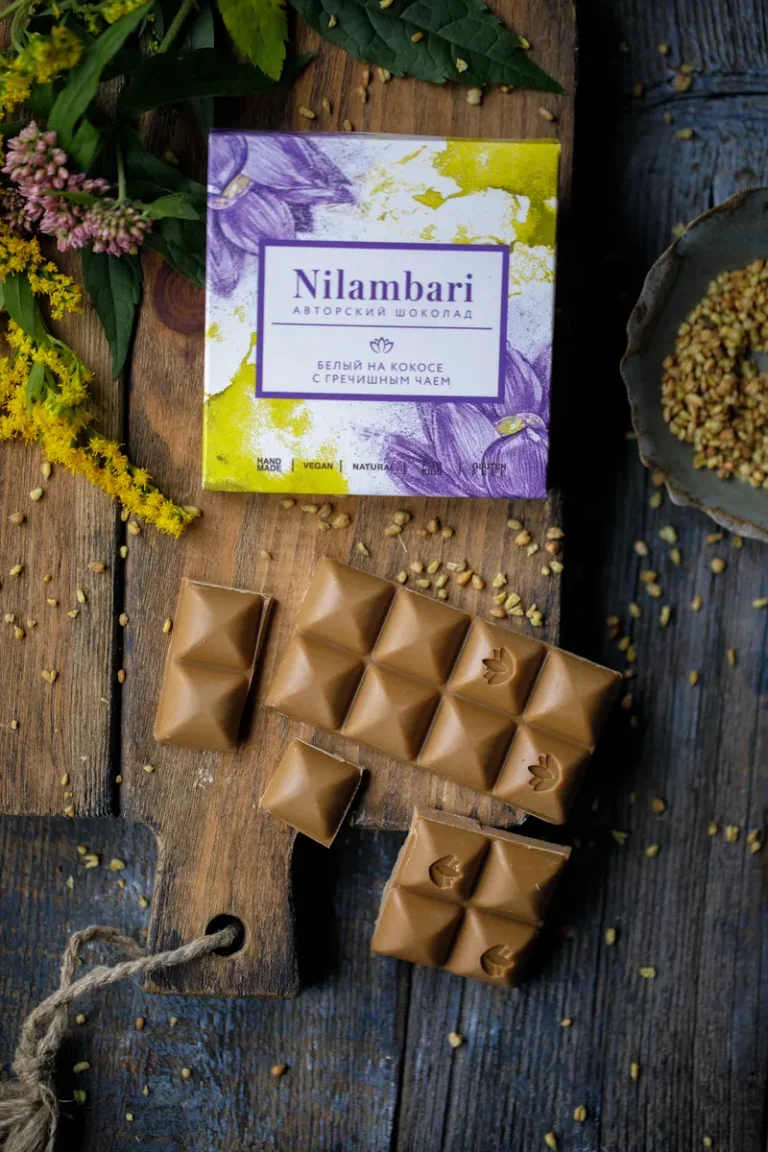 Шоколад Nilambari белый на кокосе с гречишным чаем (65г)